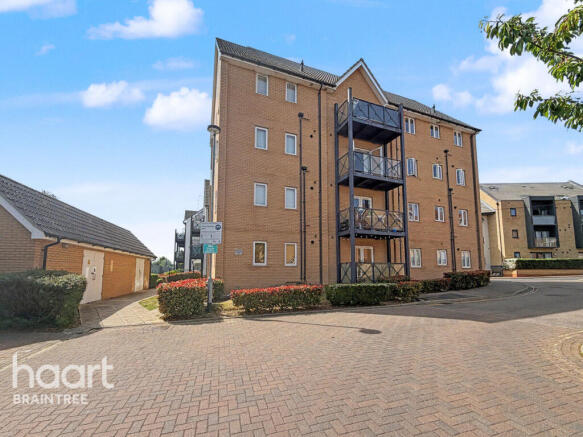 2 bed property, in Clay Mills Court, £190,000