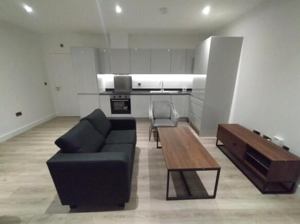 1 bed property, in Broadoaks, £205,000
