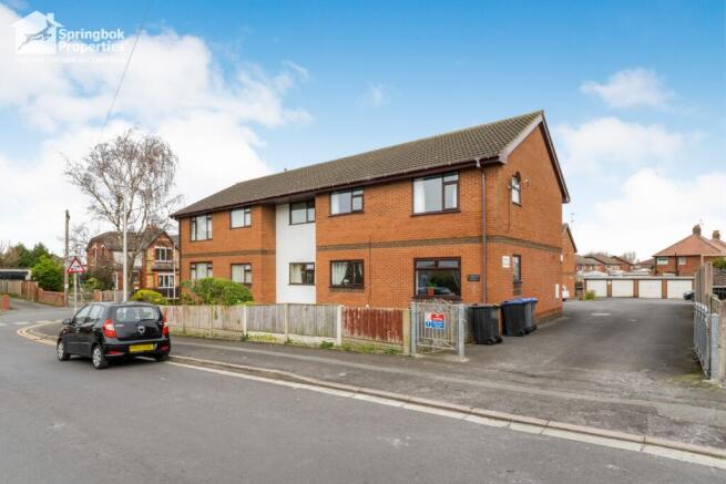 2 bed property, in Carrick Mews, £75,000