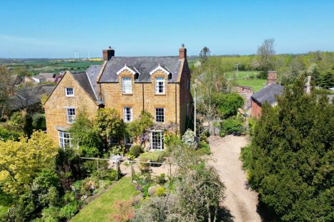 6 bed property, in East Street, £750,000