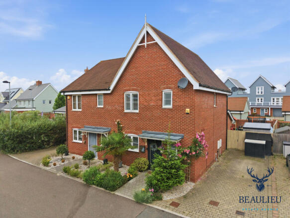 3 bed property, in Chelmsford CM1, £525,000