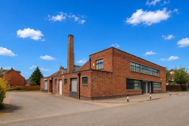 Land, in Beech Road, £600,000