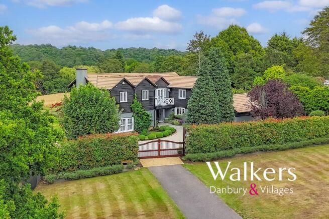 4 bed property, in Elm Green Lane, £1,750,000