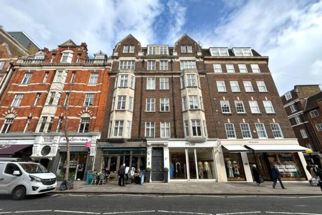 2 bed property, in Flat 4 Strathray House, £50,000