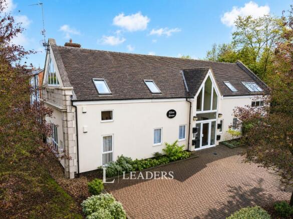1 bed property, in Shenley Road, £200,000