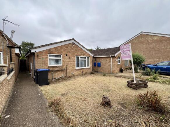 2 bed property, in Kettering Road North, £260,000