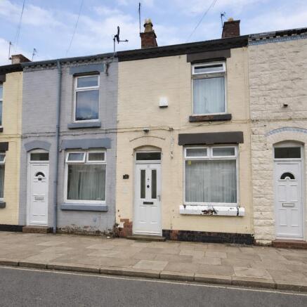 2 bed property, in Hawkins Street, £105,000