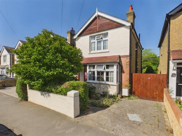 3 bed property, in Dudley Road, £650,000