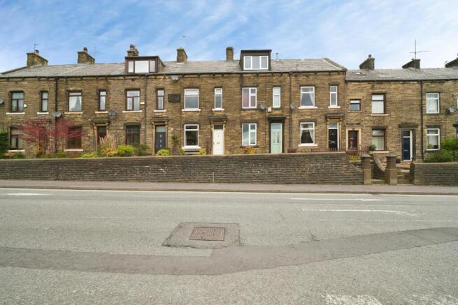3 bed property, in Featherstall Road, £170,000