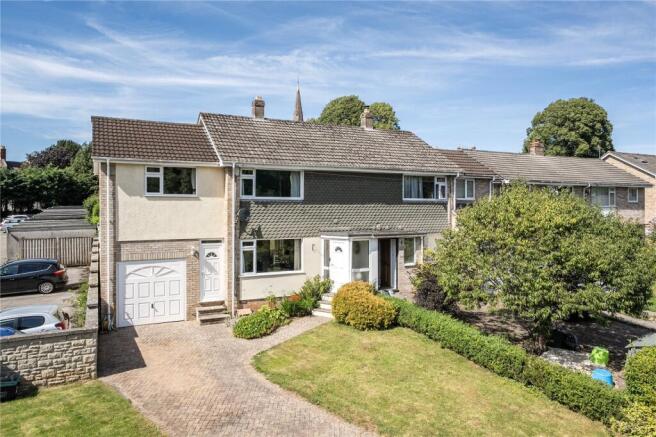 5 bed property, in Woodbury Avenue, £469,950