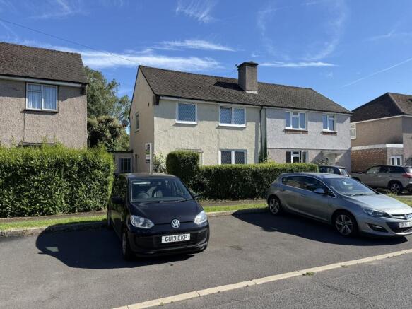 3 bed property, in Moreton Way, £450,000