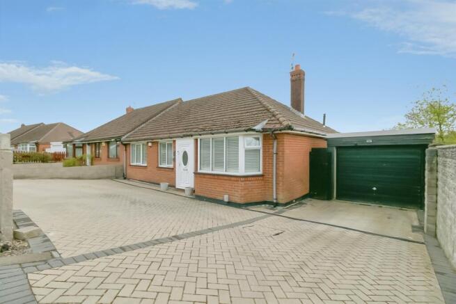 3 bed property, in Springfield Rise, £300,000