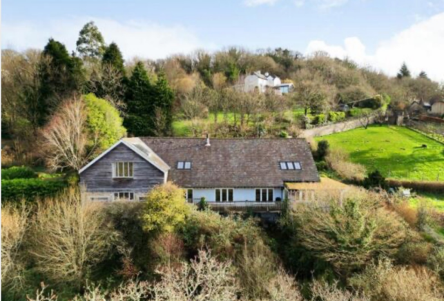 5 bed property, in Mapstone Hill, £1,700,000