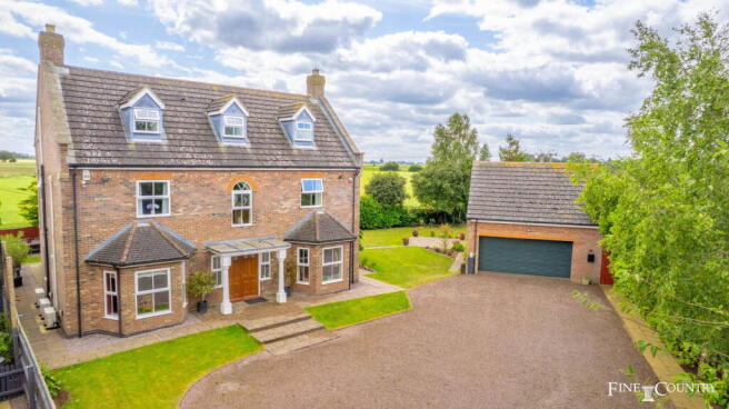 7 bed property, in Moulton, £775,000