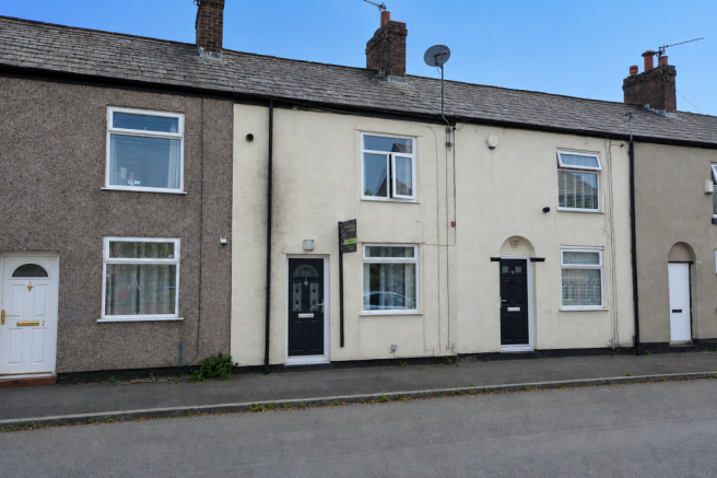 2 bed property, in Elizabeth Street, £130,000