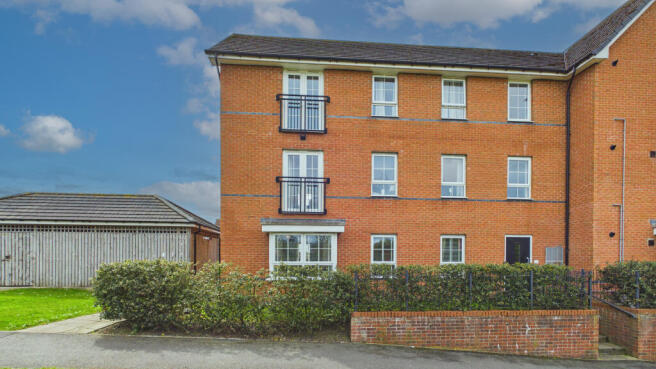 2 bed property, in Foxglove Walk, £109,950
