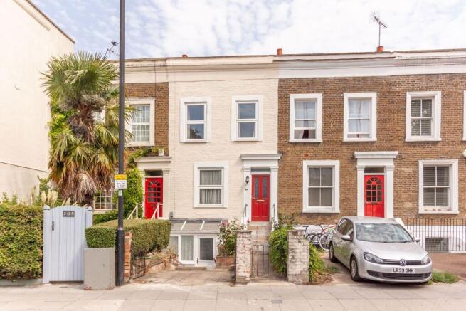 4 bed property, in Askew Road, £925,000