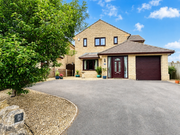 4 bed property, in Steam Mills, £475,000