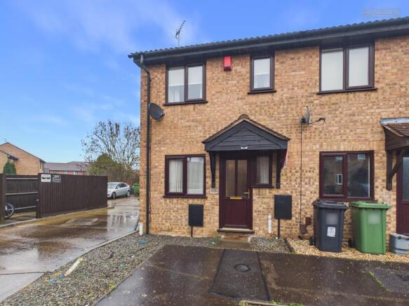 2 bed property, in Hadrians Court, £160,000