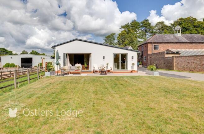 3 bed property, in Witney Lane, £575,000