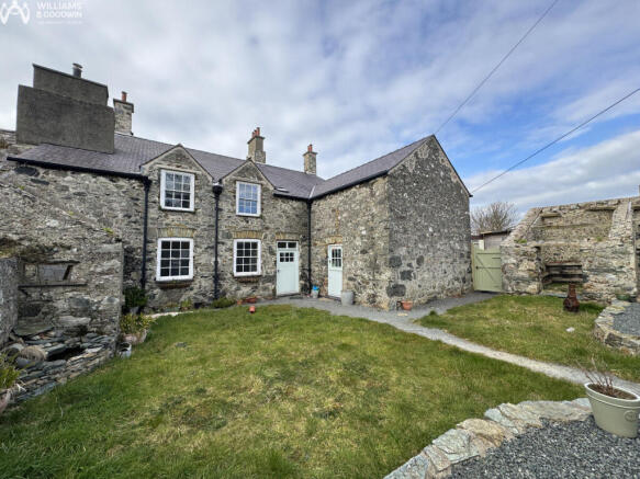 3 bed property, in Llanfairynghornwy, £699,950