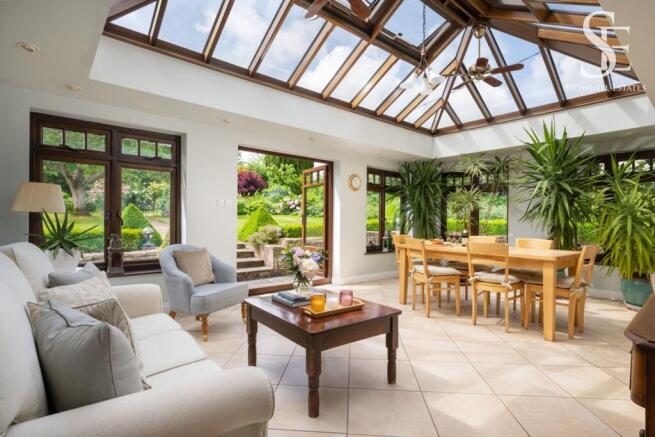 6 bed property, in New Road, £2,000,000