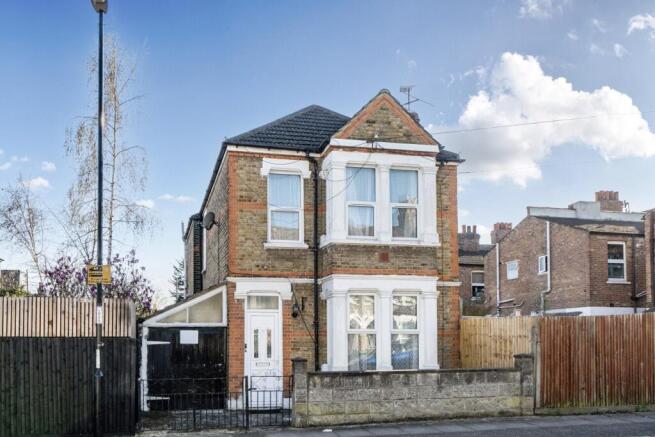 4 bed property, in Rutland Walk, £700,000