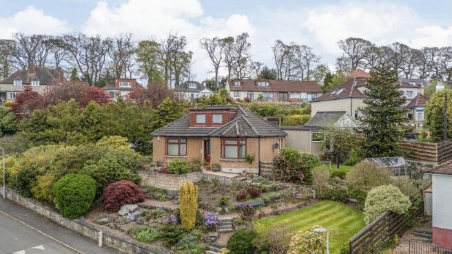 4 bed property, in 26 Lundin Road, £325,000