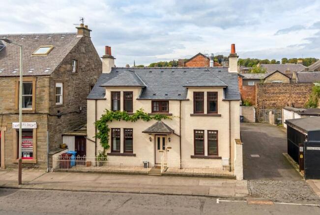 3 bed property, in 225 King Street, £299,000