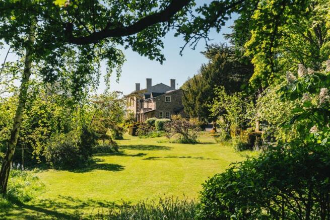 9 bed property, in Doncaster Road, £1,000,000