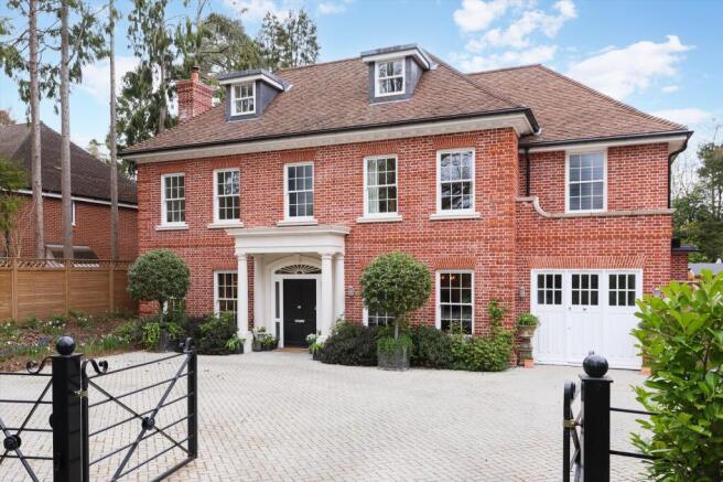 6 bed property, in Woodlands Road, £3,450,000