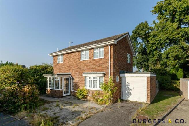 3 bed property, in Heighton Close, £400,000