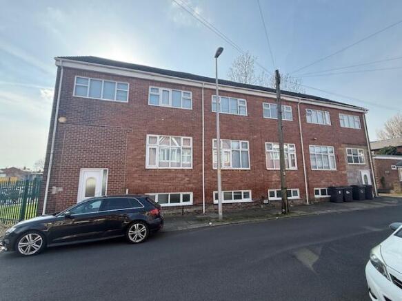 Land, in West Park House 7-9, £425,000