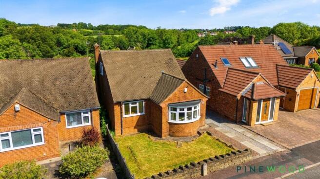 3 bed property, in Holmley Bank, £325,000