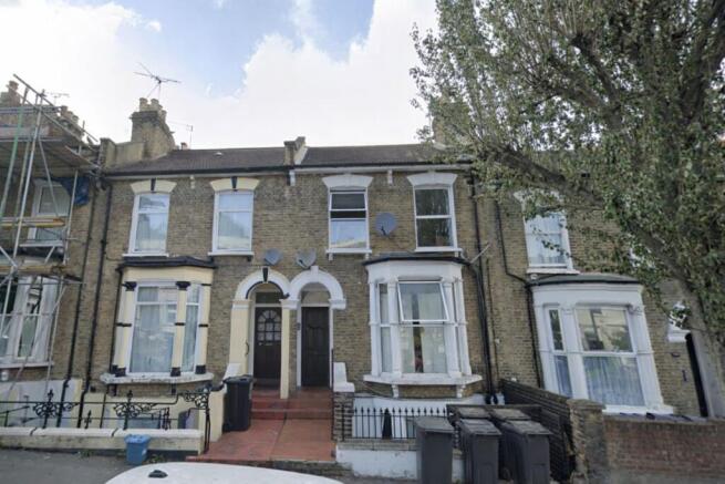 5 bed property, in 123 Powerscroft Road, £1,050,000