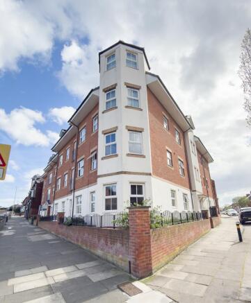 2 bed property, in no.28 Rekendyke Mews, £37,000