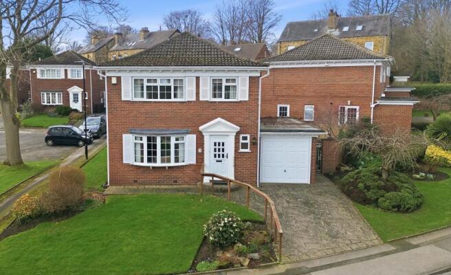 3 bed property, in Oakwood Green, £425,000