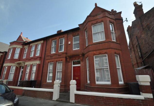 4 bed property, in Winstanley Road, £299,995