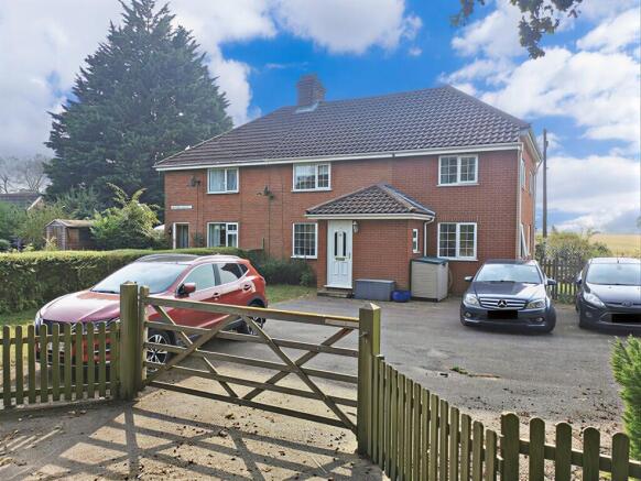 4 bed property, in Halesworth Road, £307,000
