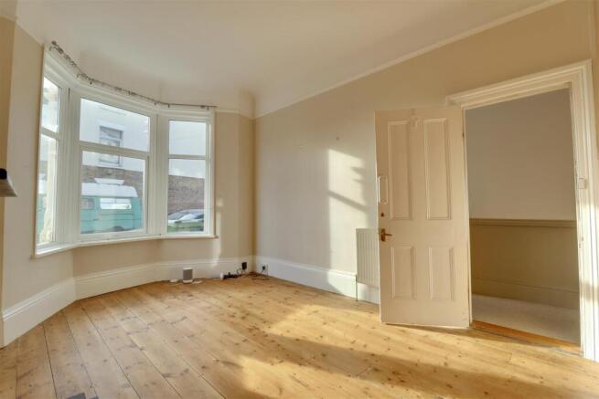 3 bed property, in Britannia Road North, £300,000