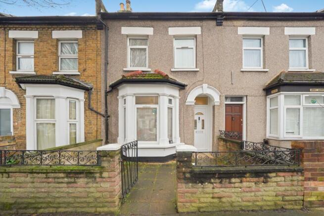 3 bed property, in Sutherland Road, £410,000