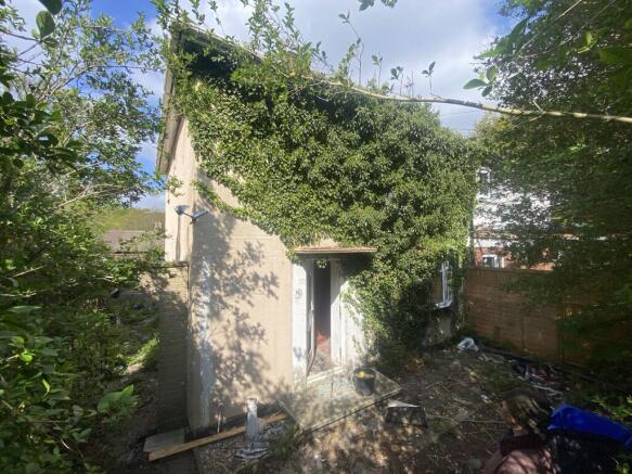 3 bed property, in 25 Severnside Gardens, £50,000