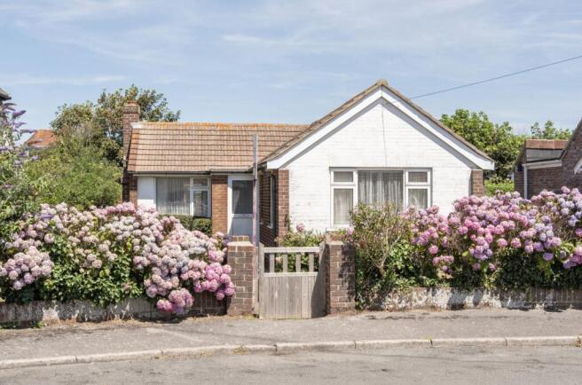 2 bed property, in Solent Road, £480,000