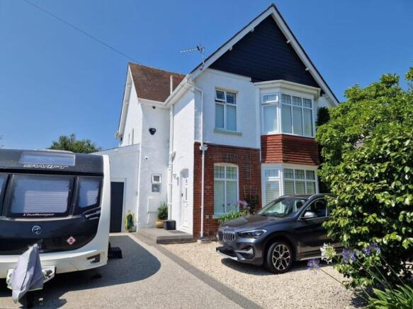 3 bed property, in Phillipps Avenue, £775,000
