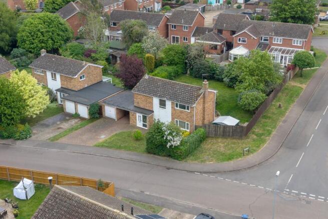 4 bed property, in Greenfields, £375,000