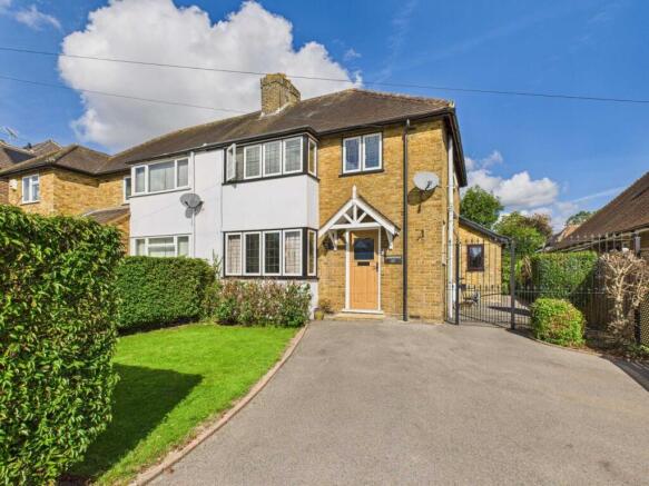 3 bed property, in Albion Crescent, £725,000