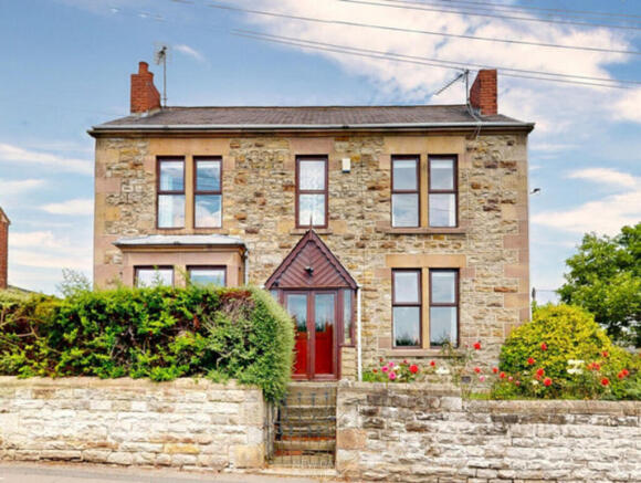 5 bed property, in Chesterfield S42, £500,000