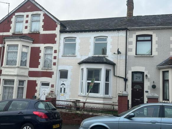 3 bed property, in Newlands Street, £200,000