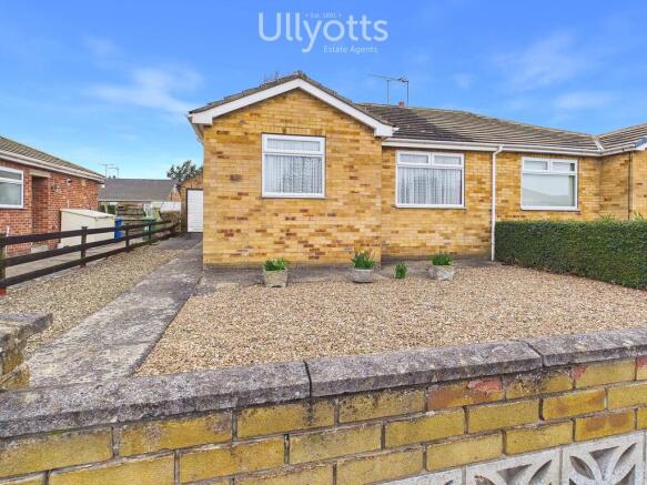 2 bed property, in Mill Falls, £159,500