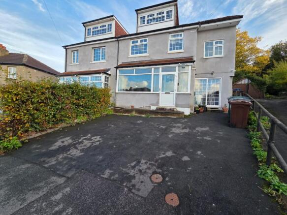 7 bed property, in High Park crescent, £360,000